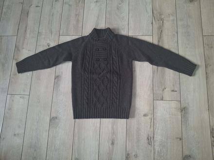 Krásny svetrík 134/140 velkost, 134