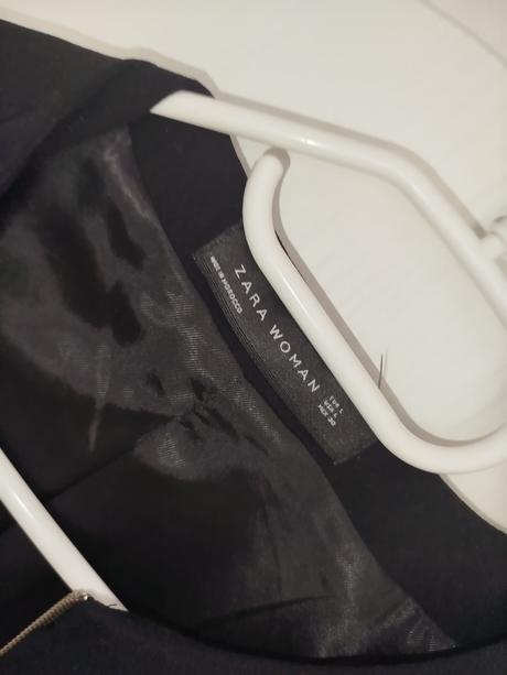 Zara zaujímavé sako vzadu s volanom, zara,l