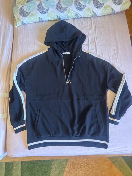2ks mikiny -cena za m a l, reserved,l