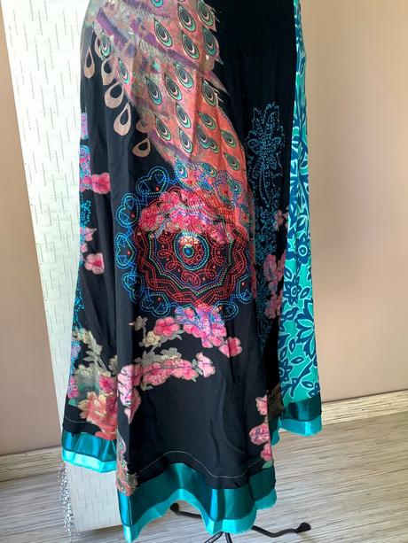 Krasne saty/, desigual,m