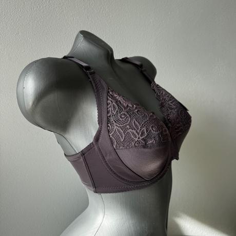 Jemne vystužená podprsenka s kosticami 8124 fialov, 85d