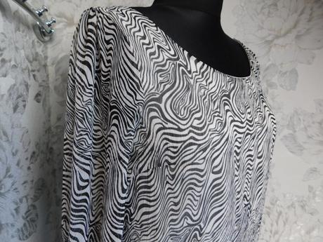 Kvalitne pekne saty na slavnost, 36