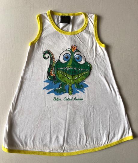 Šaty s jašterom, 104