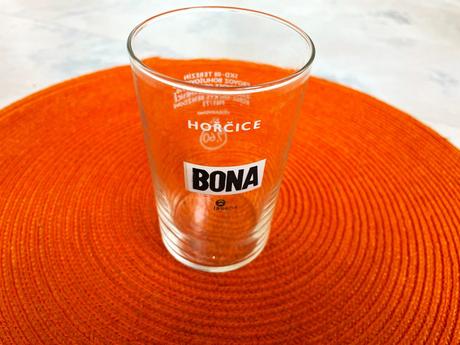 Staré socialistické retro poháre 8 ks, 