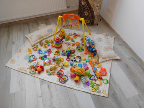 Hrkálky pre najmenších+deka na hranie 2x vankúšik,