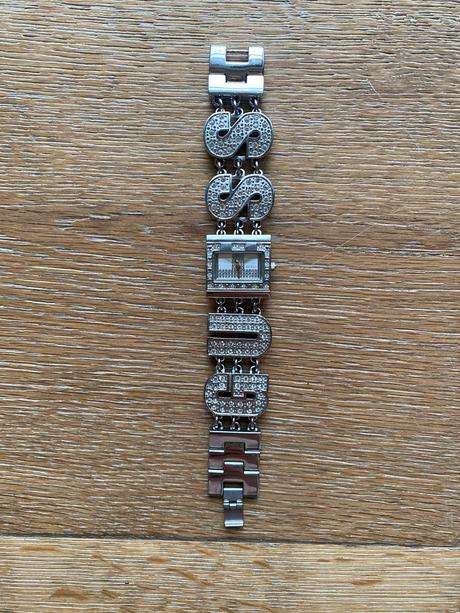 Guess hodinky, guess