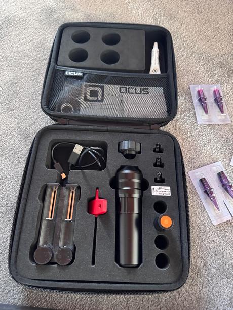 Strojček na tattoo acus, 