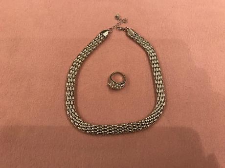 Náhrdelník/ prsteň, 