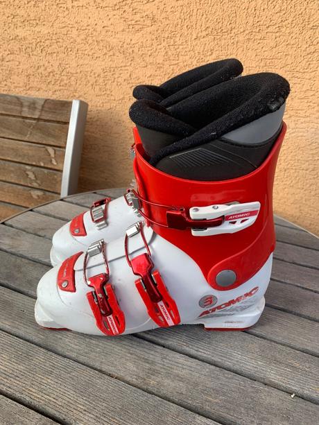 Lyžiarky, atomic,33