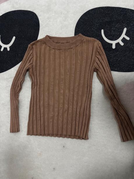 Sveter, reserved,122