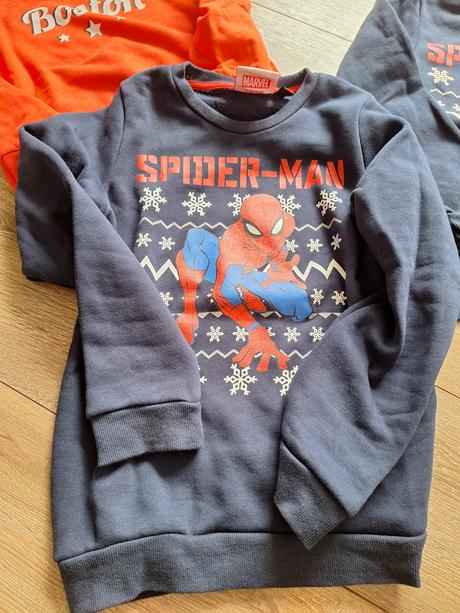 Mikiny 122 a 134, 122