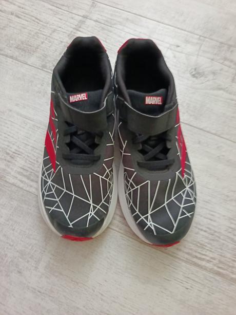 Tenisky na suchý zips, adidas,39