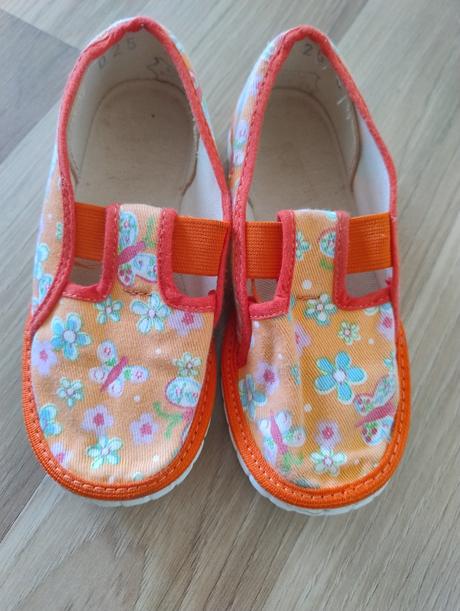 Papuče s motýlikmi, deichmann,25