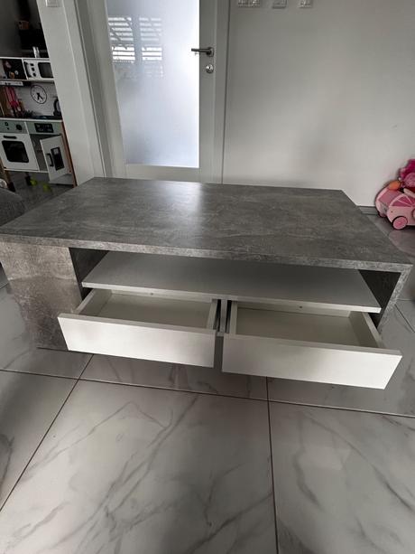 Bielosivy konferenčný stolik, 