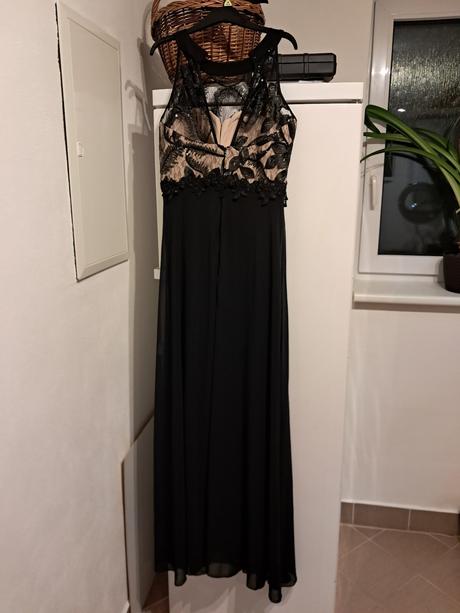 Spoločenské šaty, 42