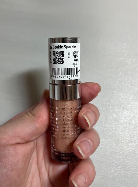 Dekoratívna kozmetika rôznych značiek, 