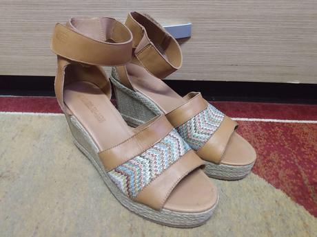 Predám dámske sandále napapijri., 40