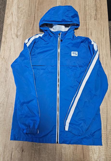 Tmavomodrá bunda, reserved,152