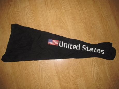 Čierne legíny s nápisom na boku v. 152, sinsay,152