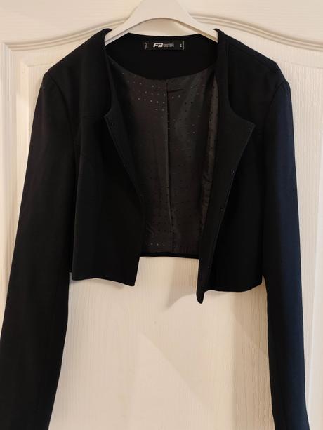 Čierne bolerko, new yorker,s