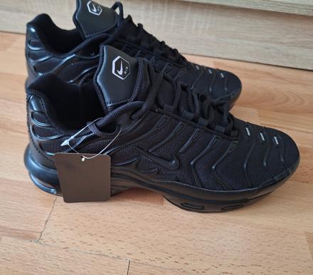 Nové s vísačkou, nike,42