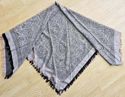 Krásna šatka na kabát,