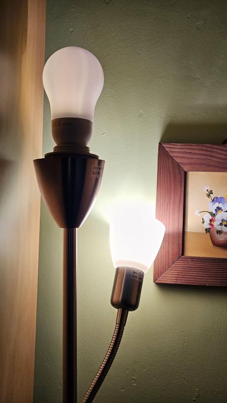 Vysoka stojaca lampa ikea, model tagarp,