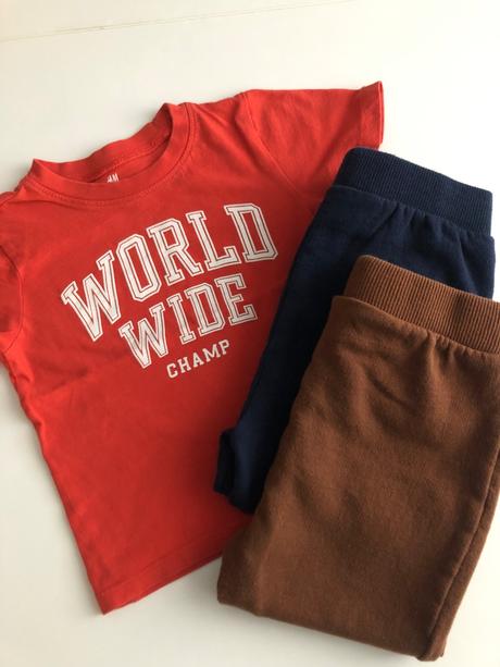 Tepláky a tričko, 86–98