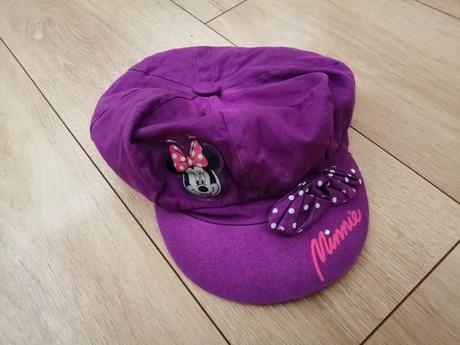 Parádna šiltovka, 104