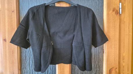 Čierne bolerko s vlnou, m