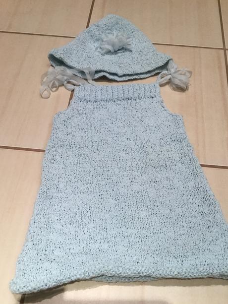 Šaty a klobičik vel 2-4 roky, 86 / 92 / 98