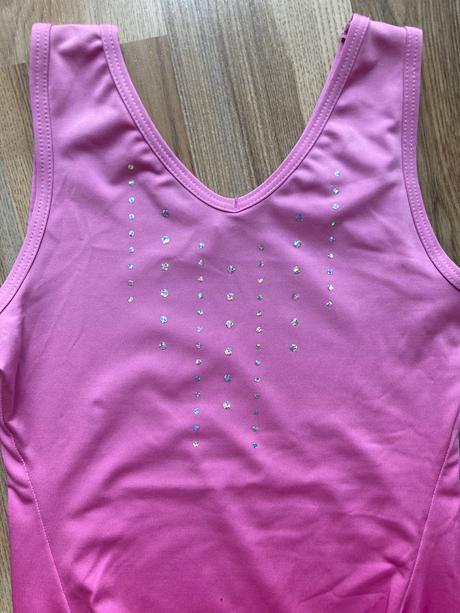 Gymnasticky dres decathlon + zadarmo cvicky, 116