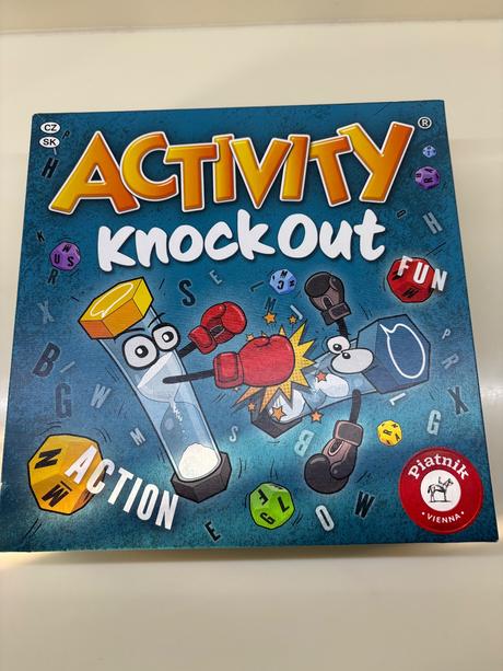 Spolocenska hra activity knock out, 