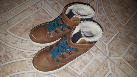 Tenisky s kozusinou, h&m,30