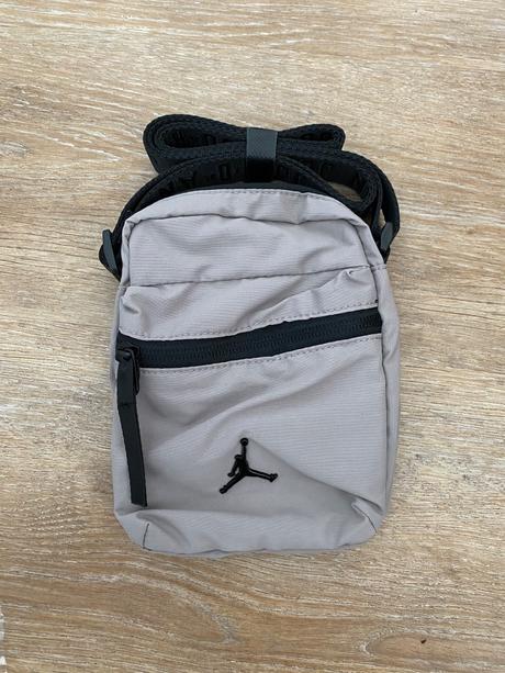 Crossbody taštička jordan unisex, nike