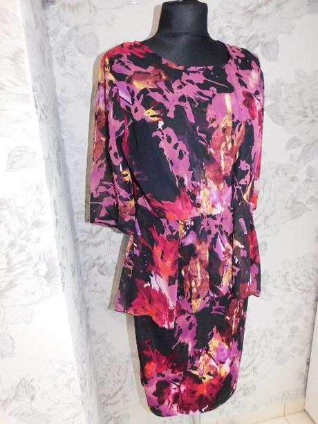 Luxusne velmi pekne saty, 38