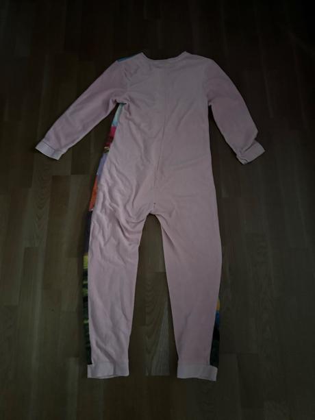 Pyžamový overal mimoni, 152