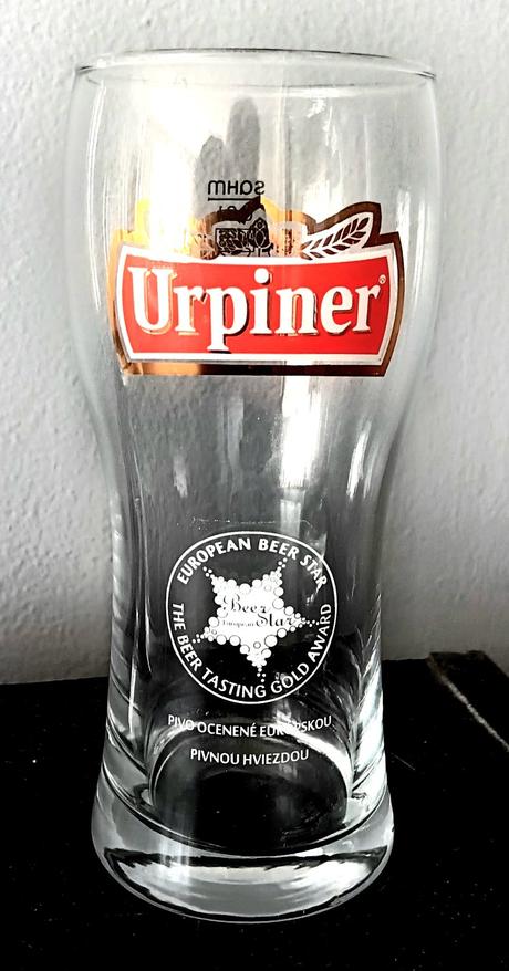 3 x pivný pohár,