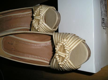 Béžové lodičky s otvorenou špicou, 38