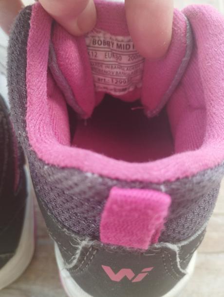 Vyššie tenisky, 30