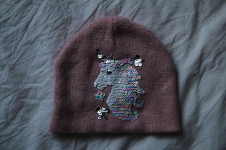 Čiapočka s pestrým obrázkom - jednorožec, topolino,92