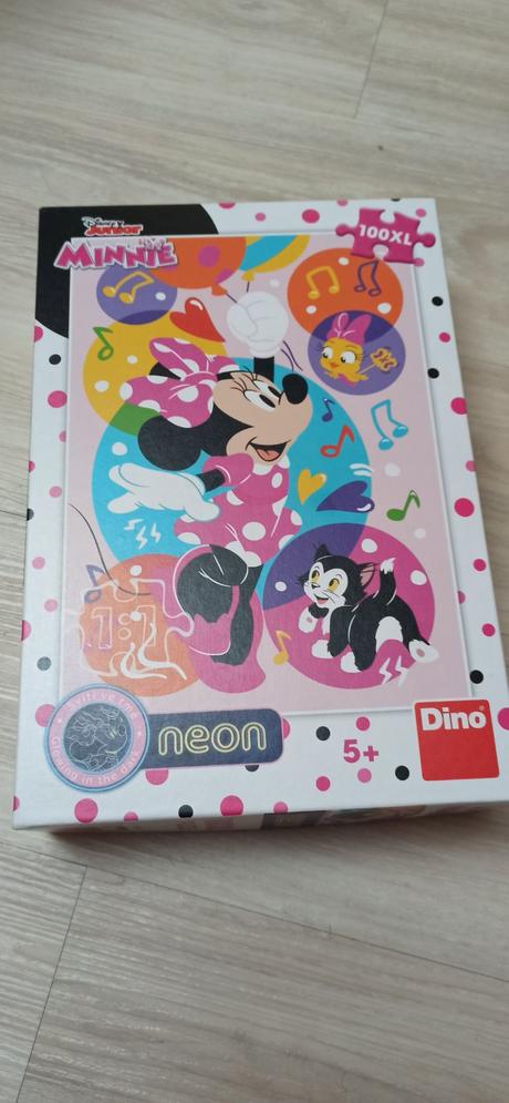 Svietiace puzzle minnie, 