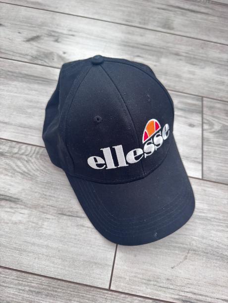 Šiltovka ellesse, 