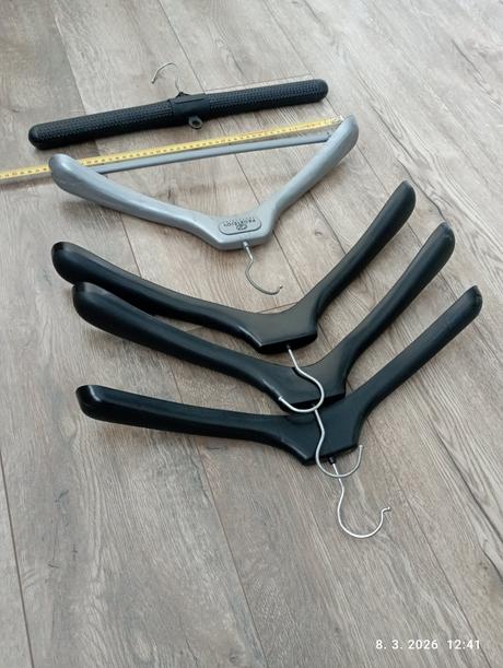 5 veľkých vešiakov s poštovným, 