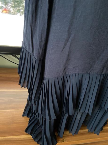 Tmavo modra bluzka s plisom, orsay,l