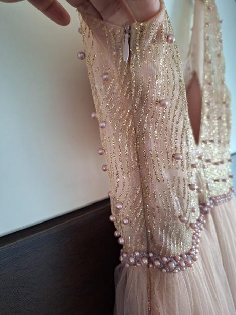 Spoločenské šaty, l