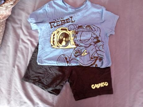 Krátke pyžamo, 146