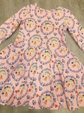 Ružové točiace šaty s dievčatkom 104/110, 104