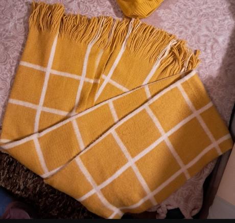 Šál žltý, 