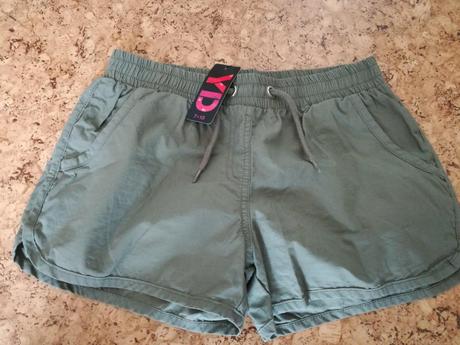 Dievčenské šortky veľ.152, 152